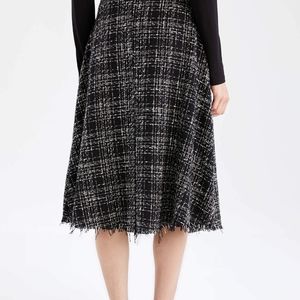 A line Frame skirt